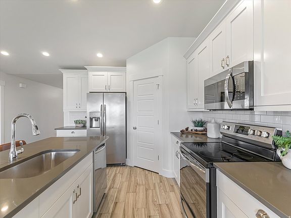 3rd image of 1278 S Grace Way