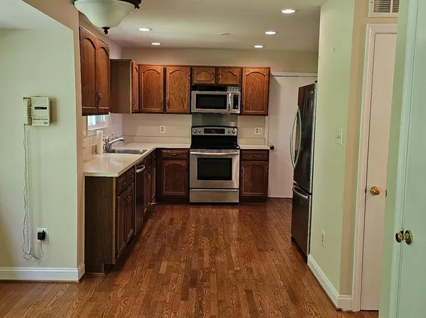 5243 Kaywood Ct, Fairfax, VA 22032
