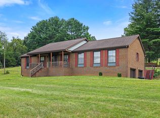 365 Berry Farm Rd, Staunton, VA 24401