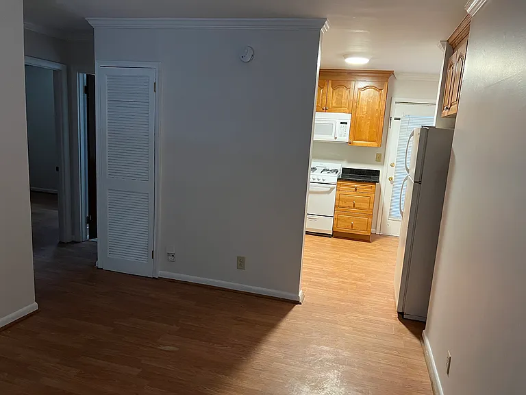860 Monroe Dr NE #9 — Photo 7