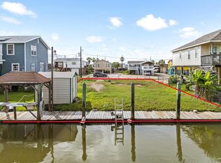 6 Shark Ln, Freeport, TX 77541