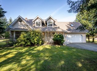 6104 Ledingham Rd, Comox Valley, BC V9J 1M5