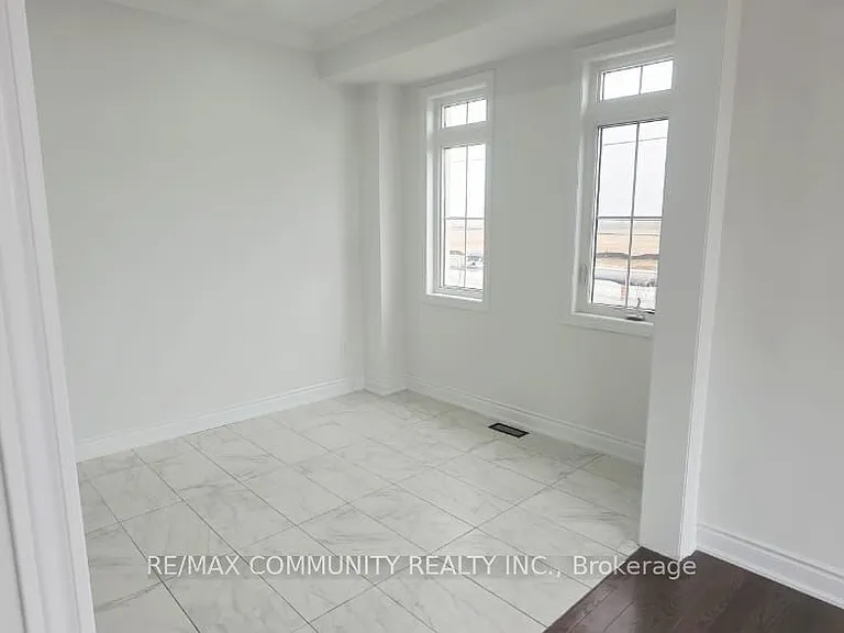 50 Rockman Cres — Photo 7