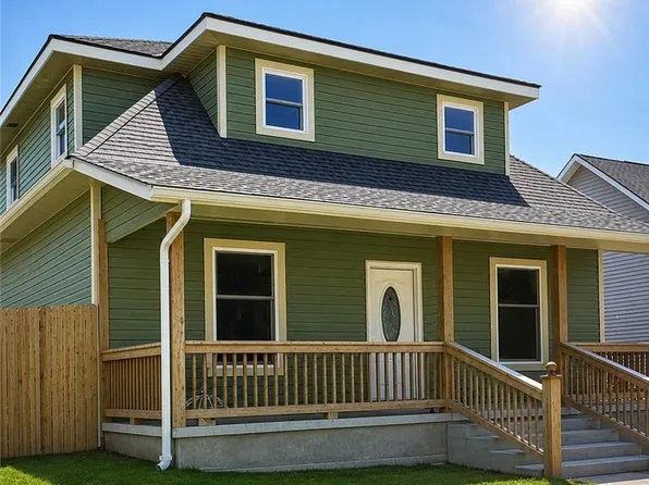 423 S Walnut St, Paola, KS 66071