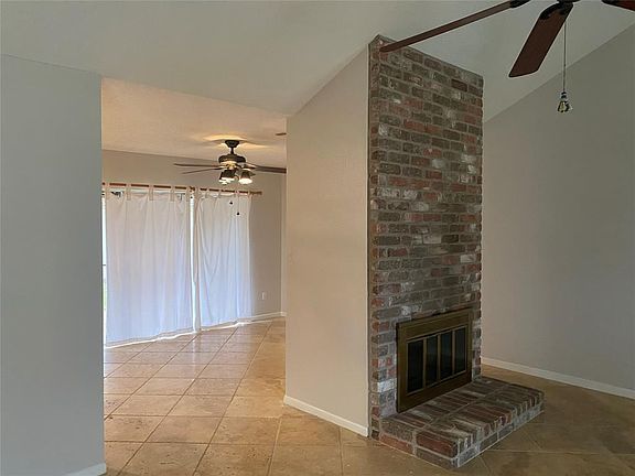 3rd image of 2507 Lively Ln