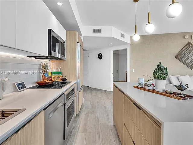 121 NE 34th St #2104 — Photo 17