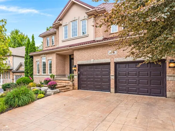 27 Autumn Ridge Trl, Kitchener, ON N2P 2J6