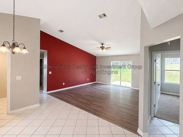 216 Lustan Dr — Photo 2