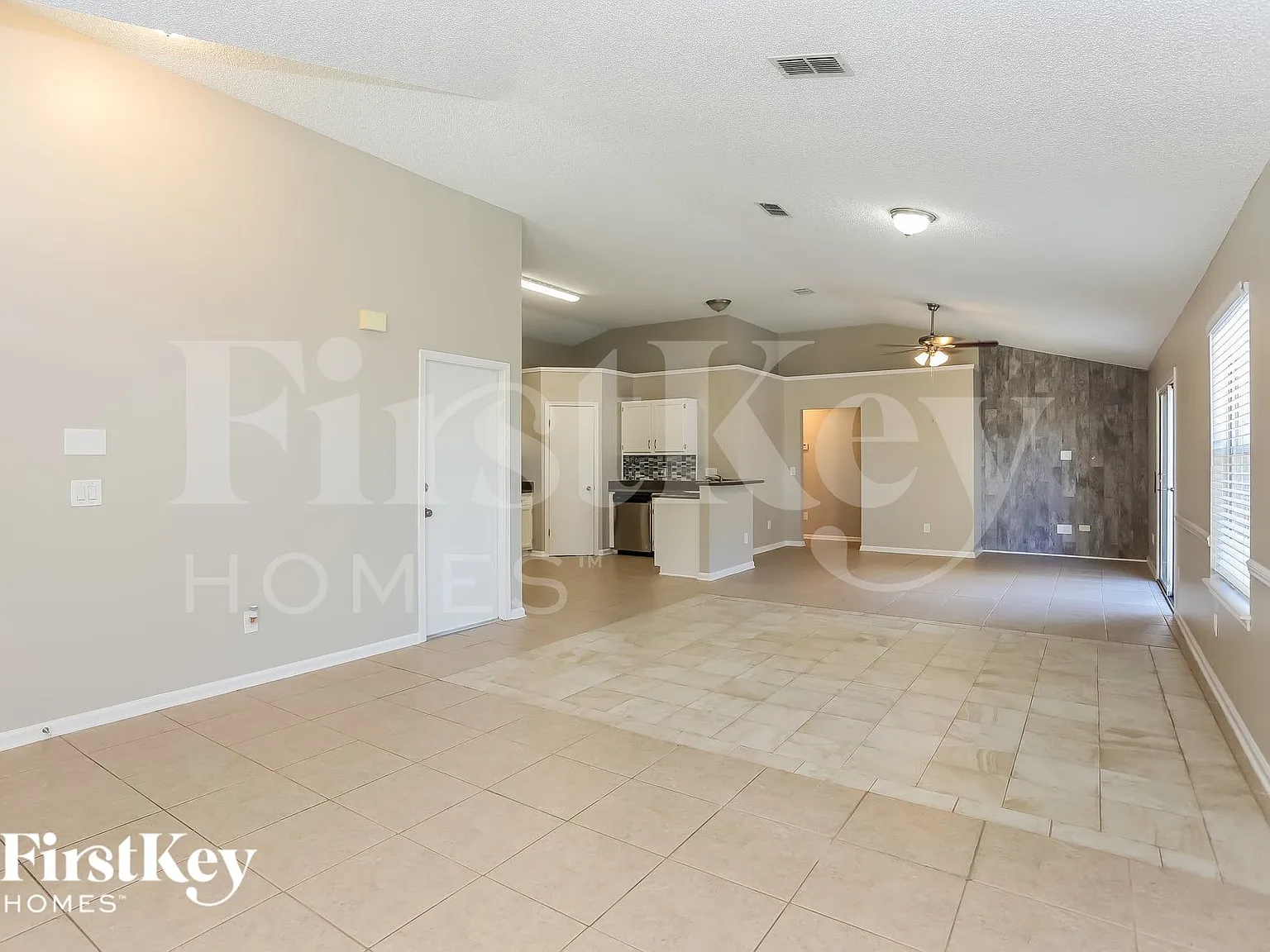 3 bed, 2.0 bath, 1437 sqft, $2,690 — Photo 3
