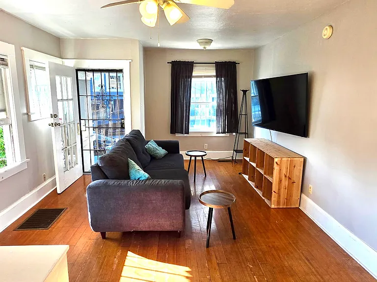 2450 Parker St — Photo 2