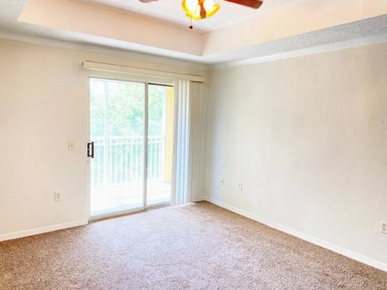 18001 Richmond Place Dr #836 — Photo 3