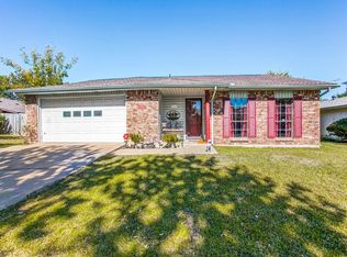 711 Foxford Trl, Arlington, TX 76014