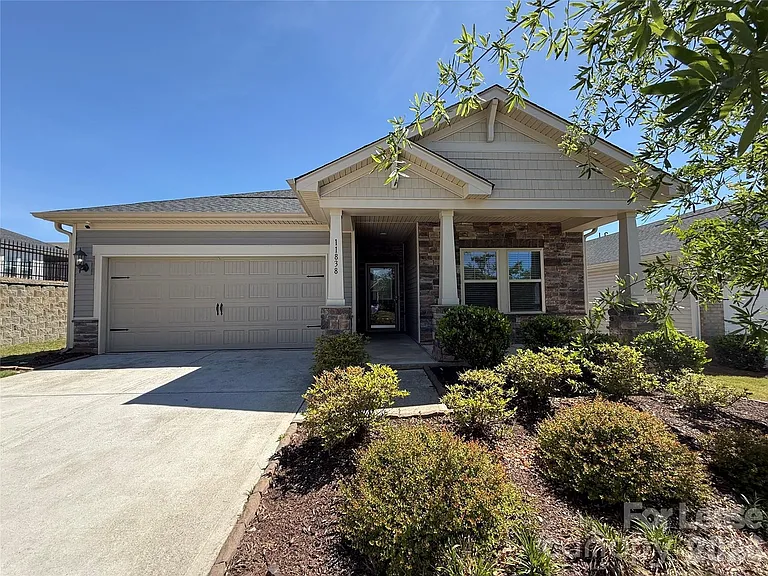 11838 Red Leaf Dr — Photo 3