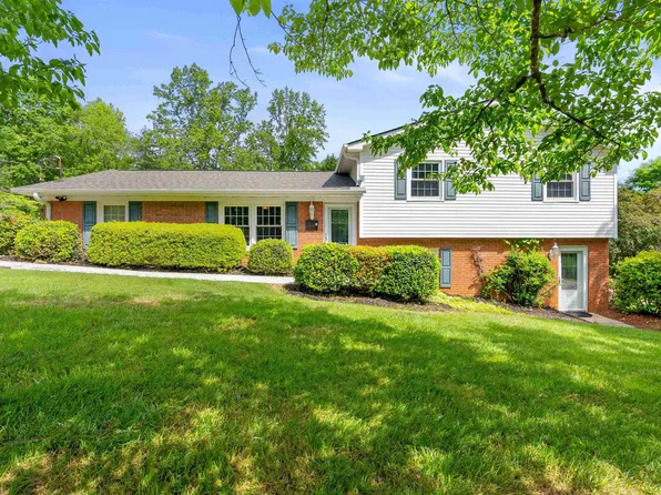 225 E Powers Dr, Easley, SC 29640