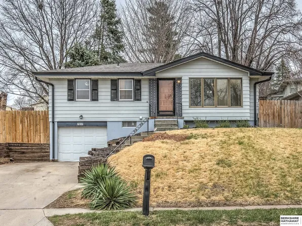 7517 Arrowrock Dr, Omaha, NE 68157