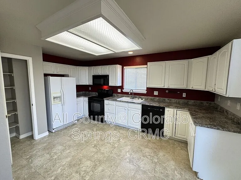 19120 Pinon Park Rd — Photo 3