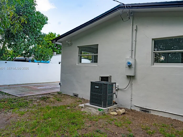 2600 NW 108th St — Photo 36