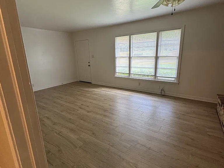 1601 Graham Dr — Photo 12