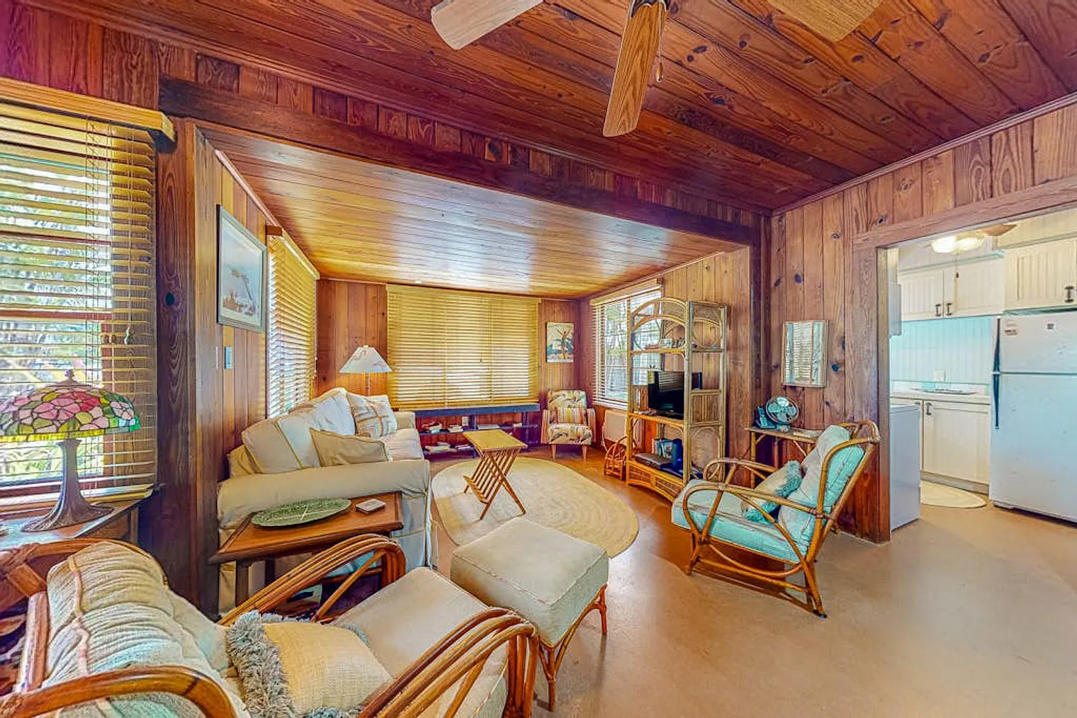 1 bed, 1.0 bath, 645 sqft, $8,100 — Photo 1