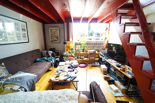 Rented by Manhattan Management LLC | media 4