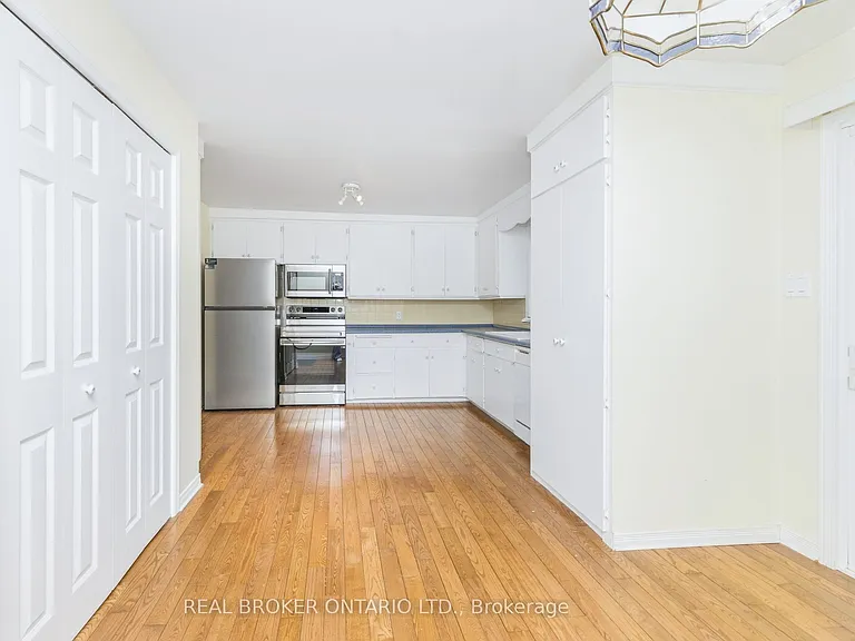 33 Victoria St — Photo 13