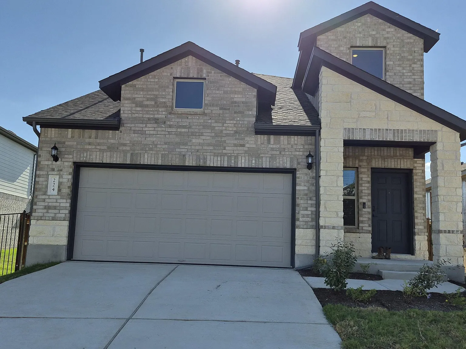 5 bed, 3.0 bath, 2536 sqft, $2,650 — Photo 1