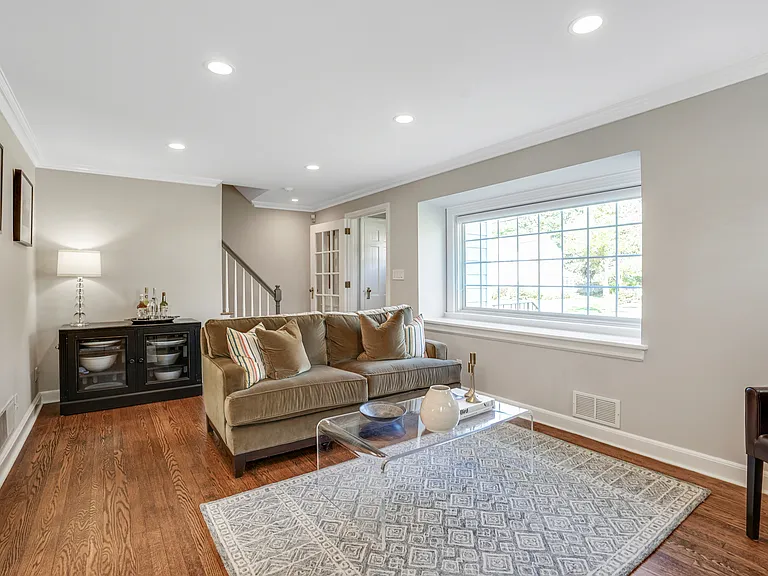 256 Woodland Ave — Photo 6