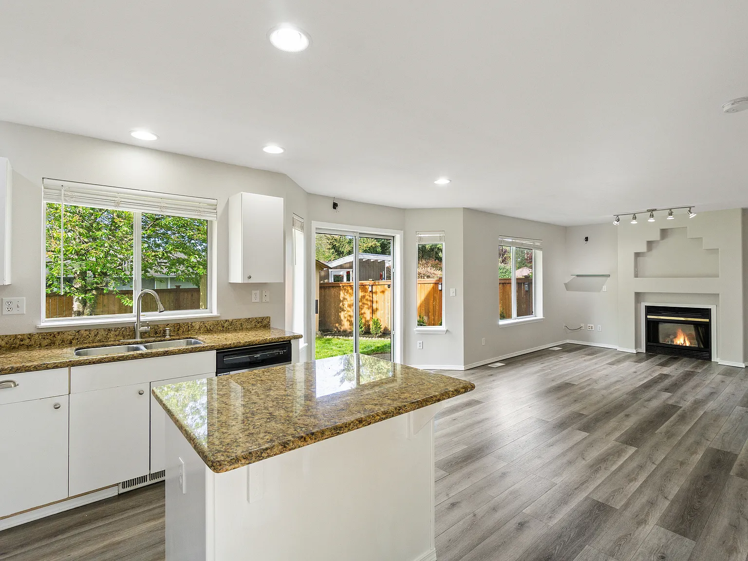 23617 219th Pl SE, Maple Valley - 1 — Photo 4