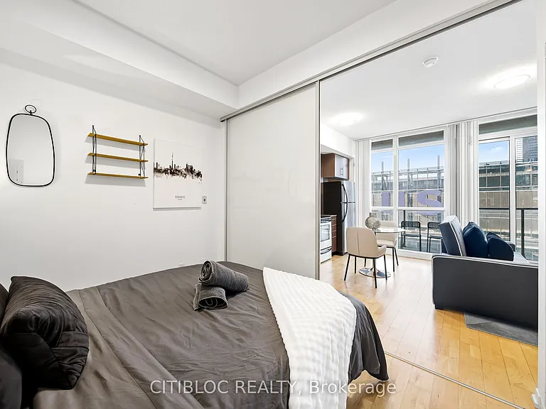65 Bremner Blvd #4007 — Photo 33