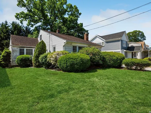 3018 Johnson Place, Wantagh, NY 11793