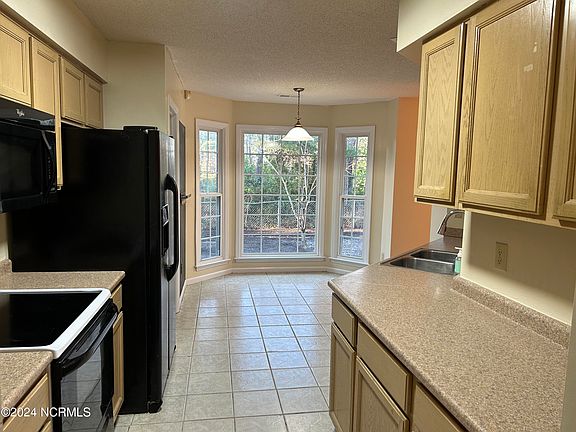 3rd image of 5820 Woodduck Circle