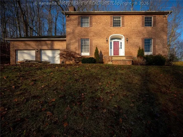 2213 Deer Trl, Saint Albans, WV 25177
