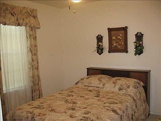 3rd image of 14601 Oakwood Ln