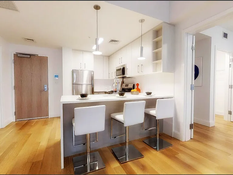 650 Columbus Ave #401 — Photo 2