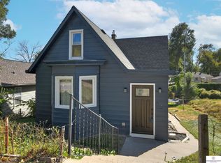 3625 R St, Omaha, NE 68107