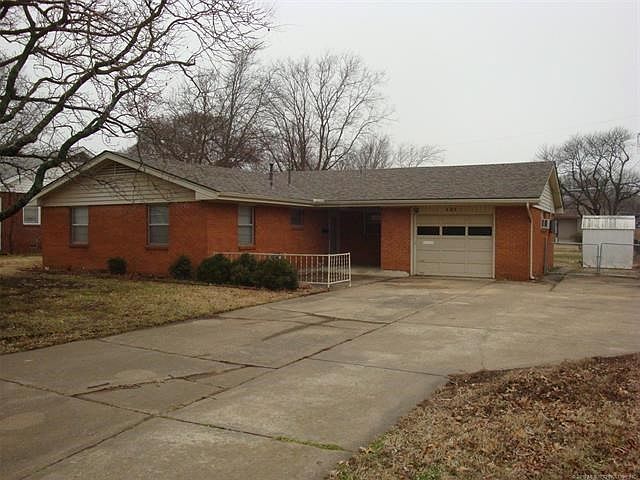 NEW roof on this 3 bed, 1.5 bath ranch. Large parking area. Cute front patio area.