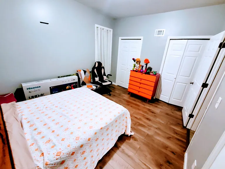 43 Schley St #1R — Photo 20
