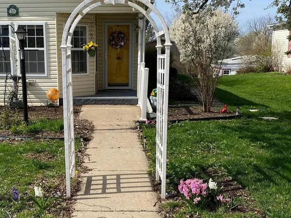 33 Longwood Ct E, Harleysville, PA 19438