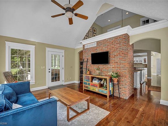 4th image of 7125 Bridlewood Dr