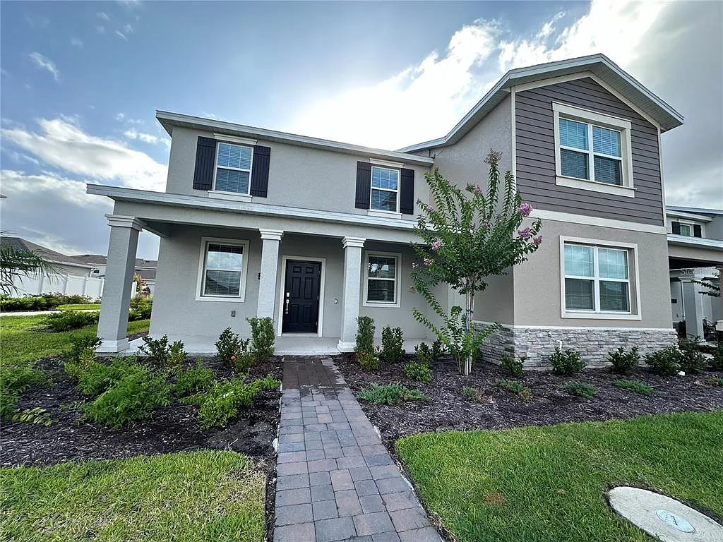 3 bed, 2.5 bath, 1755 sqft, $2,400 — Photo 1