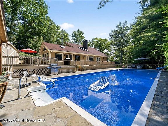 5th image of 68 Tall Oaks Drive