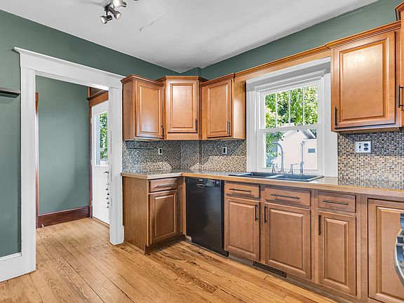 5th image of 728 N East Ave