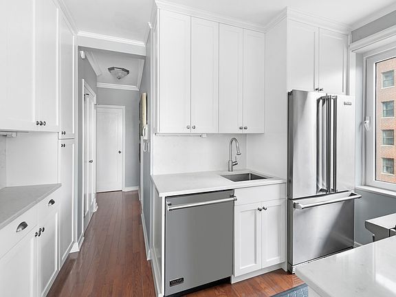 5th image of 12 Beekman Pl APT 9A