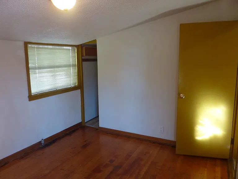 Bedroom, closet