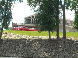 7755 Old River Rd, Philo, OH 43771