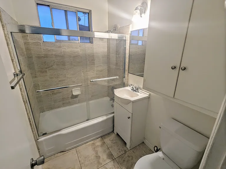 1437 S Cochran Ave #3 — Photo 8