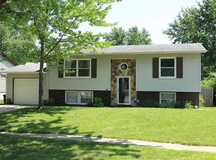3601 Western Pine Dr NE, Cedar Rapids, IA 52402