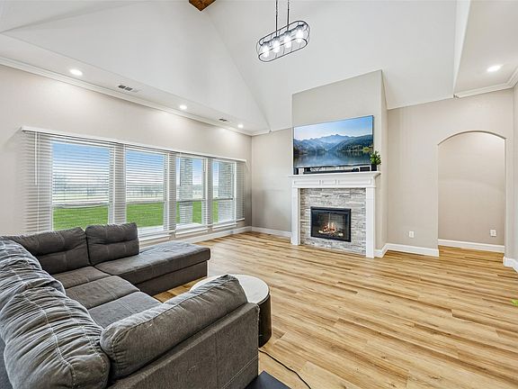 4th image of 6465 Shady Acres Ln