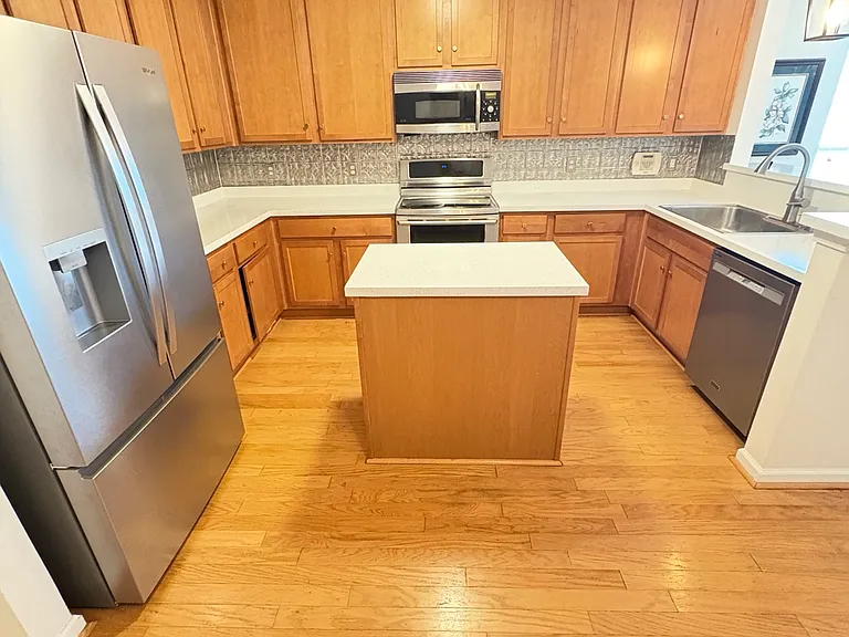 108 White Cedar Ct — Photo 4