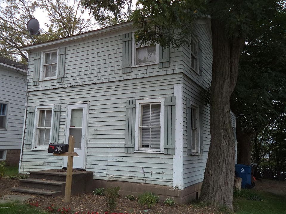 2nd image of 200 Marshall St